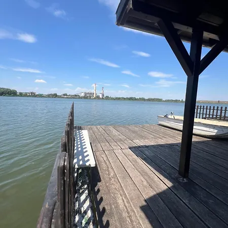 Bokodi üdülő és Horgászházak Oroszlány